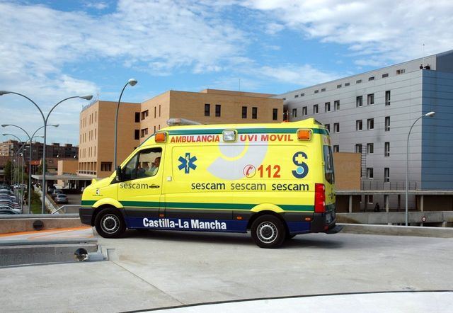 Trasladan al Hospital de Talavera a un ciclista tras caer al embalse de La Portiña