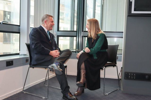 Emiliano García Page y María Guardiola durante el encuentro en Bruselas / Foto: JCCM