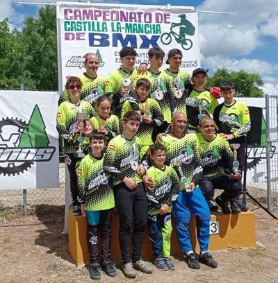 Dos maillot de campeones regionales y nueve metales para el Club Los Pinos en el IX Campeonato de CLM