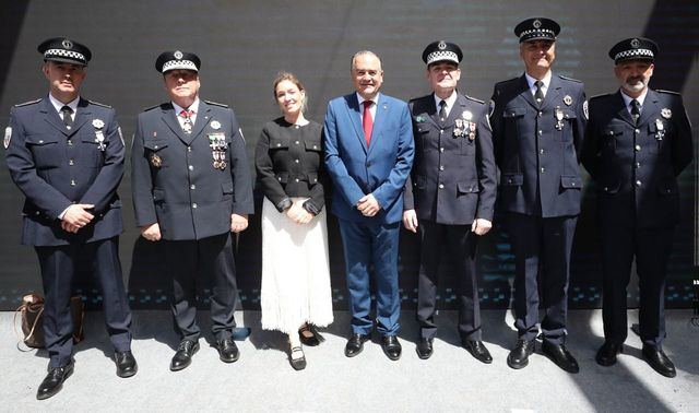 Estos son los policías locales de Talavera que han recibido una medalla por sus años de servicio