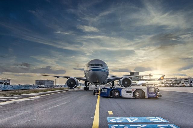 Imagen de un avión comercial