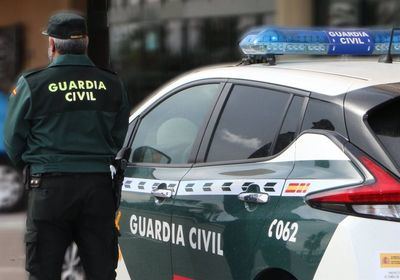 Persecución: Un hombre causa heridas a dos agentes, después de que intentaran arrestarle por tener una orden de ingreso en prisión