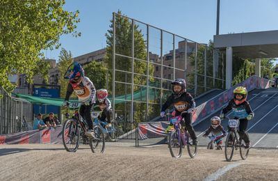 Seis pilotos del CD BMX Talavera alcanzan la final en la Copa de Madrid