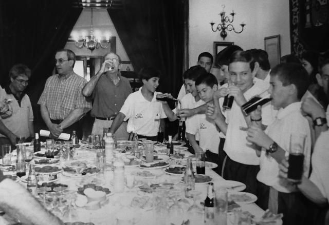 Histórica foto. Recepción al Santa María en tiempos de Pablo Tello.