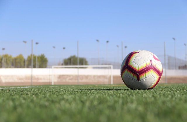 ¿Cuál será el futuro de los campos de fútbol tras la prohibición del caucho?