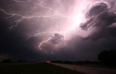 Amplían la alerta por lluvias y tormentas intensas en toda la región