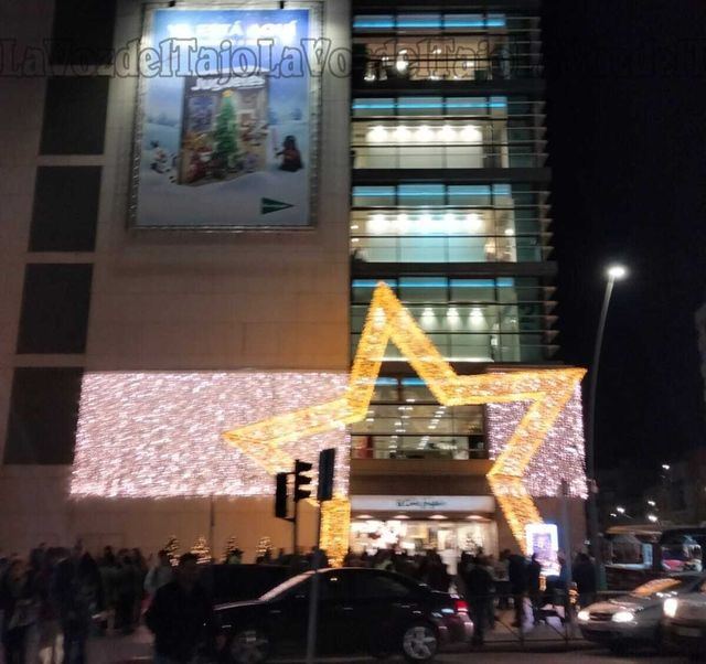 El Corte Inglés enciende la Navidad en Talavera