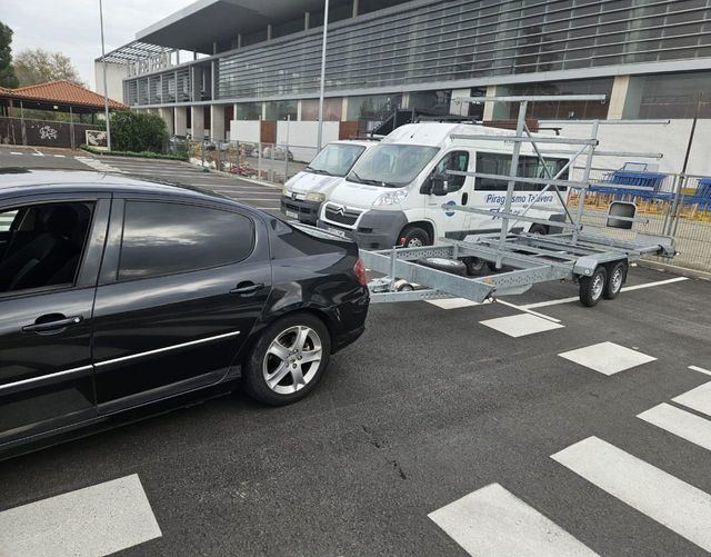 Roban el carro de transporte del Talak