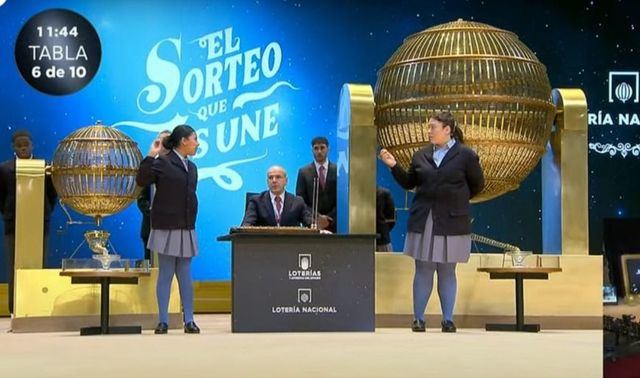 Una niña de San Ildefonso canta por error un segundo Gordo: 'Es que me han dicho que...'