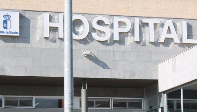 Trasladan al hospital a un trabajador de 63 años tras caer de un andamio