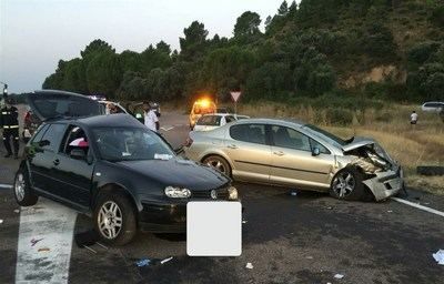 Trasladados al hospital de Talavera seis heridos en la colisión de dos turismos en Arenas de San Pedro (Ávila)