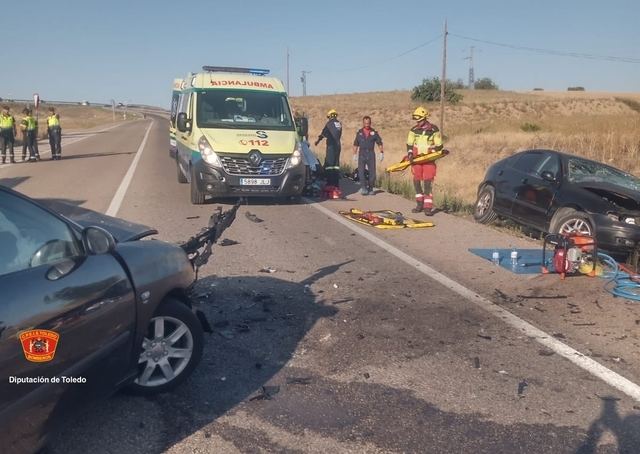 Cuatro heridos tras la colisión de dos vehículos en Santa Cruz de Retamar