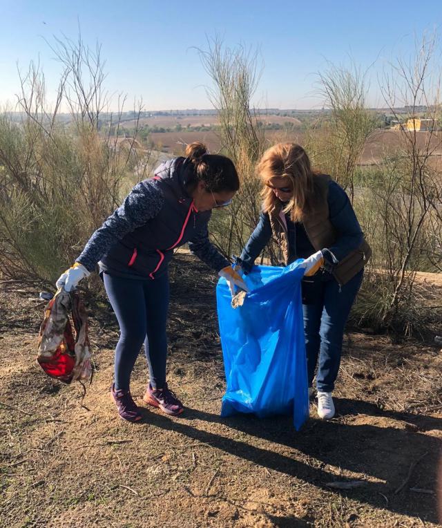 Alía y Robles participan jornada limpieza Asociación 'El Señorío de Illescas Importa'