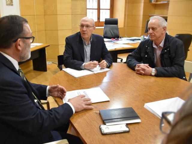 El comisionado del Reto Demográfico ha mantenido un encuentro con los representantes de este colectivo.