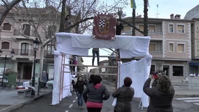 Los quintos de Gálvez celebran el domingo de Resurrección con el tradicional encuentro en “los arcos”