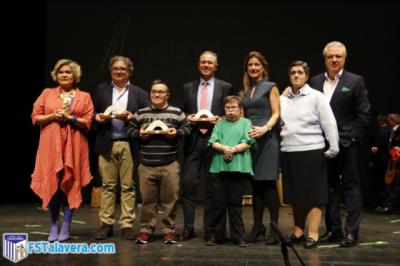 El Soliss FS Talavera recibe el Premio por la Inclusión ‘Madre de la Esperanza’