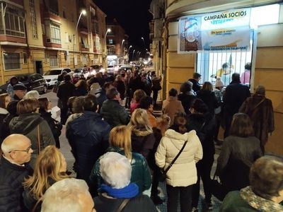 La Asociación Fray Hernando reparte 2.500 cajas de bombones entre los colectivos vulnerables