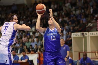 El Baloncesto Talavera cede en casa y tendrá que buscar la machada en Hospitalet de Llobregat