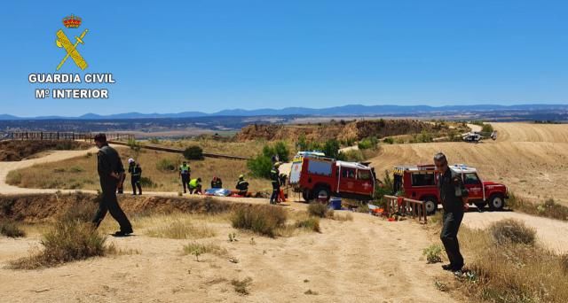 Rescatan el cuerpo del motorista que cayó por una pendiente en Burujón