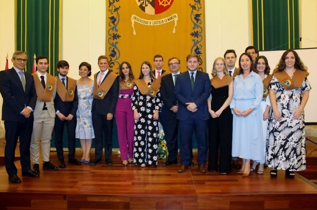 Graduación del Grado de Ingeniería Civil y Territorial .