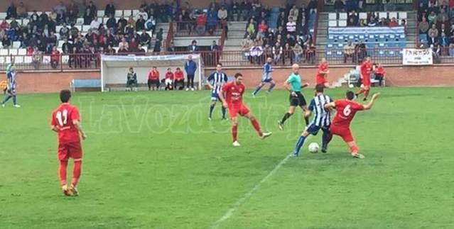 El CF Talavera hace los deberes y se afianza frente al Almagro