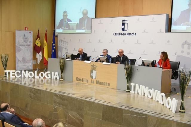 El Gobierno regional anima a la comunidad educativa a contribuir desde la participación a impulsar la innovación y el cambio en la escuela