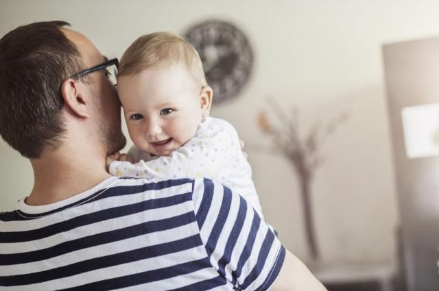 8.366 padres de CLM han disfrutado de los permisos de paternidad de cuatro semanas en 2017