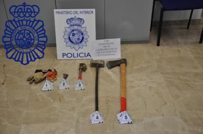 Cuatro detenidos in fraganti mientras robaban en una vivienda