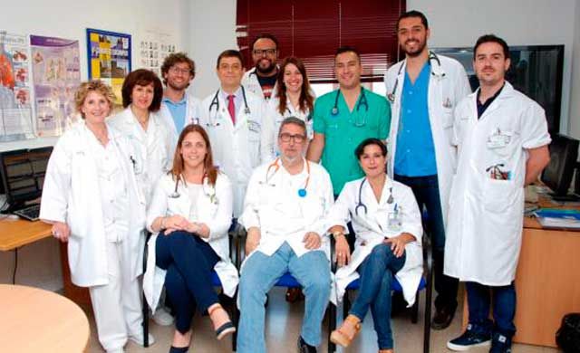 El jefe de Neumología del Hospital de Talavera recibe un reconocimiento por su trayectoria profesional