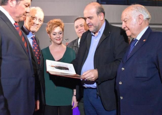 El vicepresidente ha asistido a la presentación de la Agenda Taurina Internacional en San Clemente. 