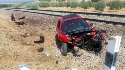 Un tren arrolla a un turismo en Domingo Pérez