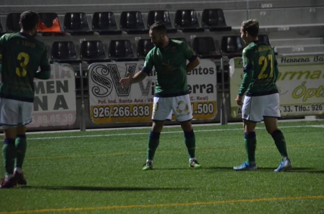 Cristo celebra el primer gol de los extremeños