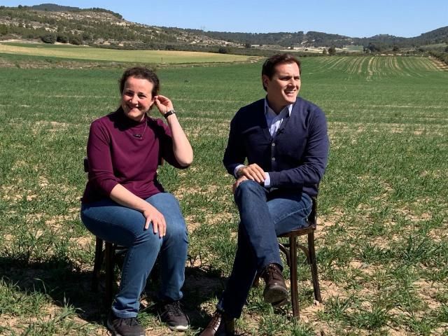 María Ángeles Rosado y Albert Rivera.