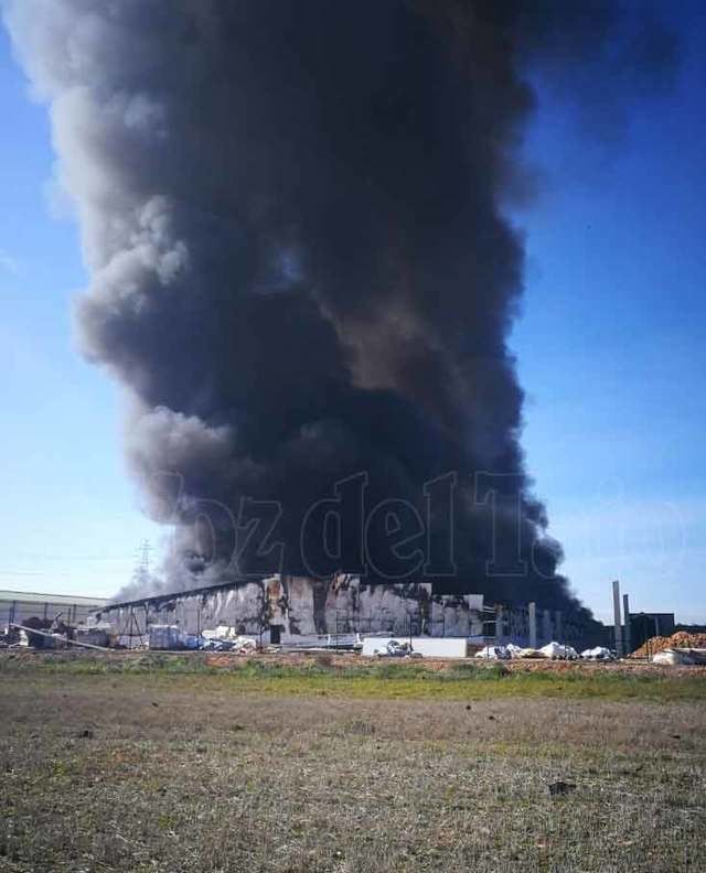 VÍDEO | Impresionantes imágenes del incendio en Lucillos, que ya ha sido controlado