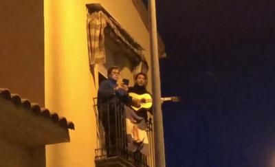 VÍDEO | León Martinez canta a Talavera y homenajea a sus vecinos