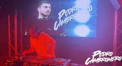 TALENTO TALAVERANO | El DJ Pedro Cambronero necesita tu &#39;me gusta&#39;