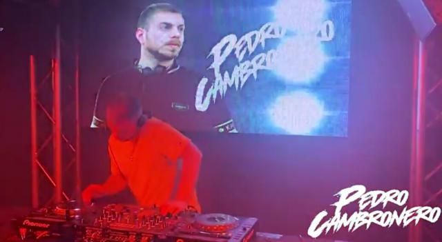 TALENTO TALAVERANO | El DJ Pedro Cambronero necesita tu 'me gusta'