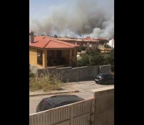 Incendio en las inmediaciones de la urbanización Cerro Alberche