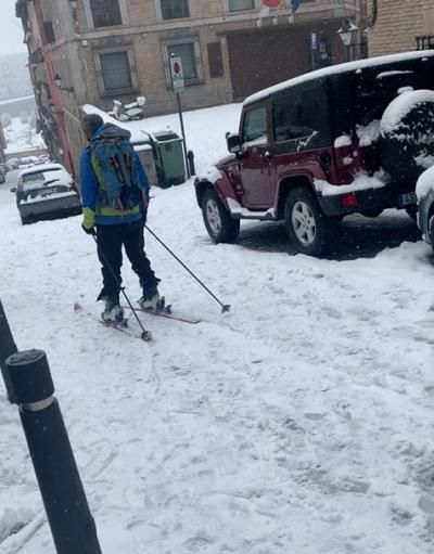 VÍDEO | La insólita imagen de esquiar en pleno Casco de Toledo