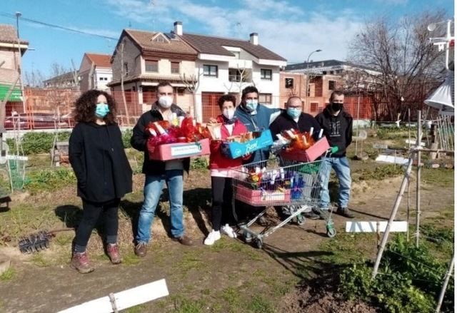 TALAVERA | 'Siembra una sonrisa', el proyecto que une a mayores y pequeños