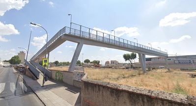 Herida una mujer tras precipitarse desde un puente