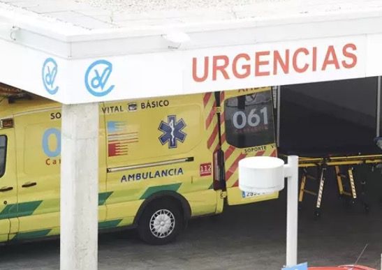 Ambulancia en Valdecilla - Juan Manuel Serrano Arce - Europa Press - Archivo