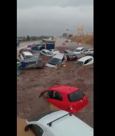 El rescate de un niño atrapado en un coche en Toledo