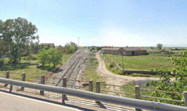 Fallece un motorista tras ser arrollado por un tren en Oropesa