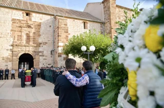 Argamasilla despide a José Luis y Alejandro, sus 'héroes muertos por intentar salvar otras vidas'