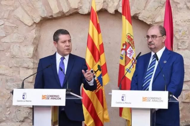 El presidente de Castilla-La Mancha, Emiliano García-Page, y el presidente de Aragón, Javier Lambán / Imagen de archivo