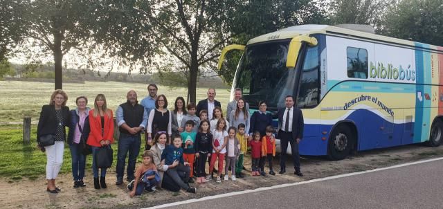 El bibliobús de Talavera de la Reina visita la Iglesuela del Tiétar