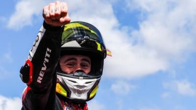 Bautista, intratable en Superbikes, quiere hacer historia