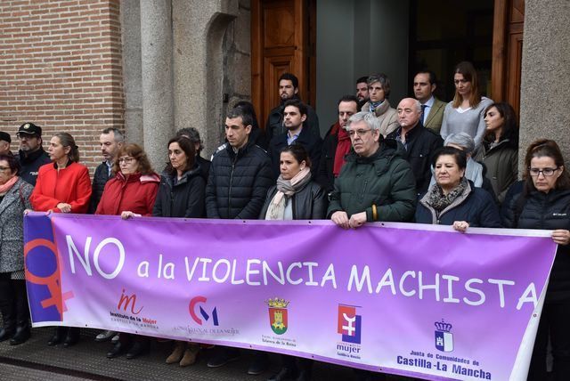 Minuto silencio en Talavera en memoria de las 7 víctimas de violencia de género