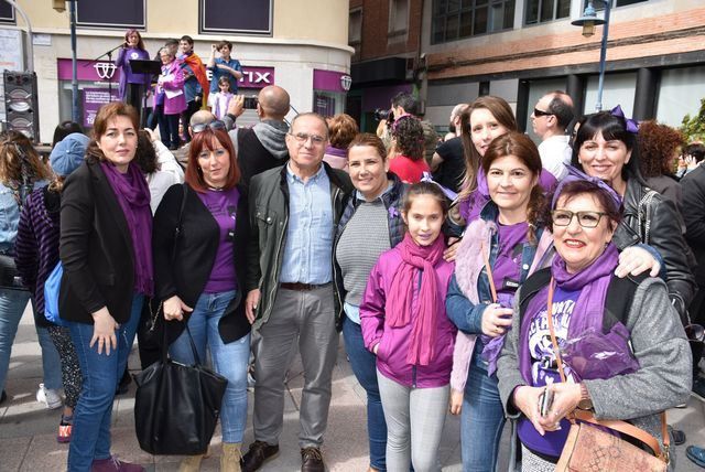 Más de un millar de talaveranos y talaveranas participan en la manifestación de la Plataforma Feminista con motivo del 8M